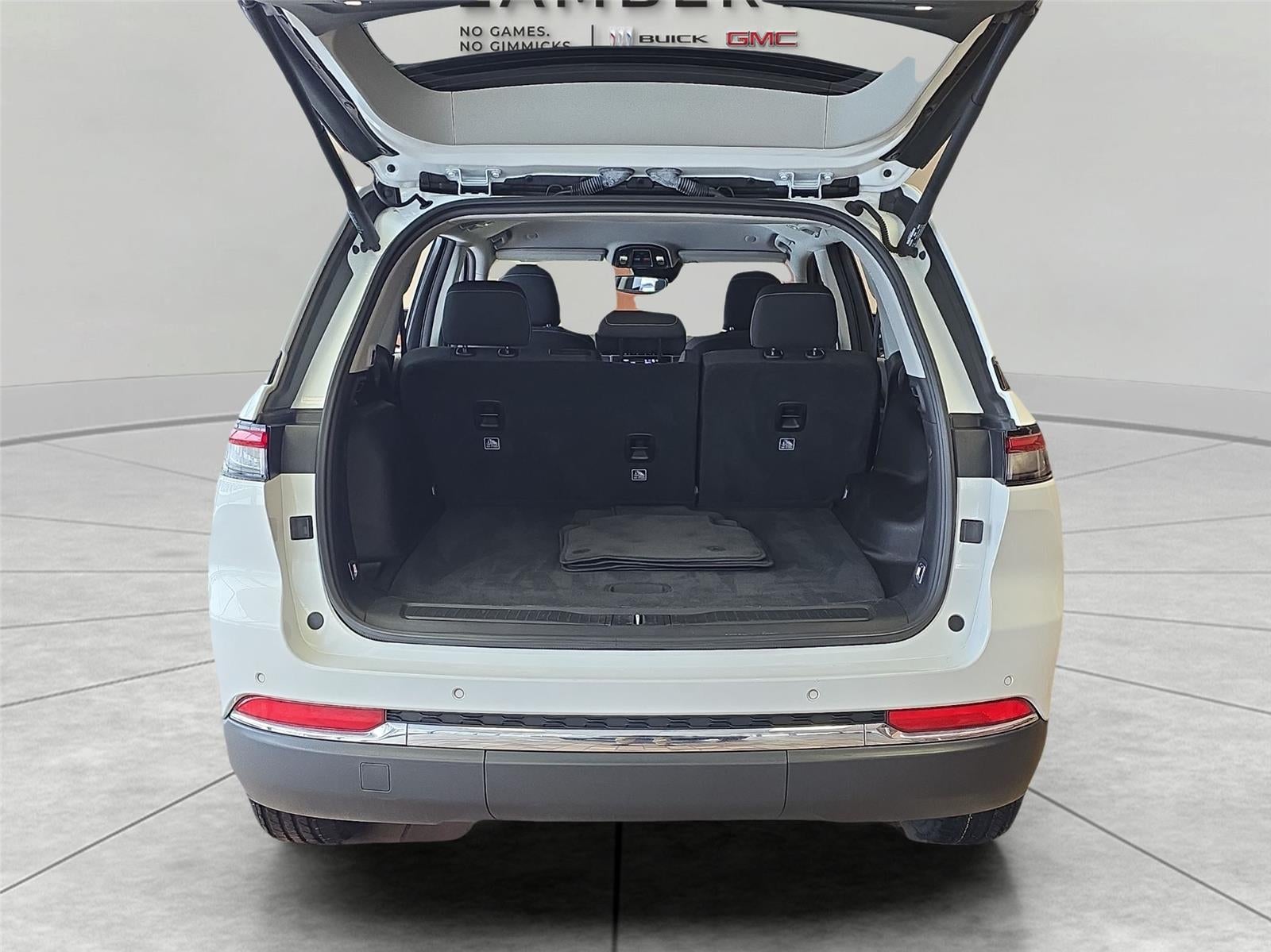 2022 Jeep Grand Cherokee Laredo