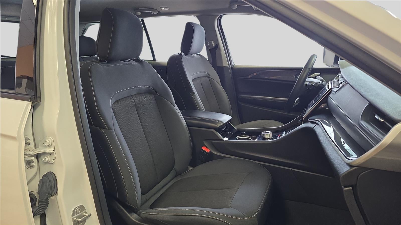 2022 Jeep Grand Cherokee Laredo