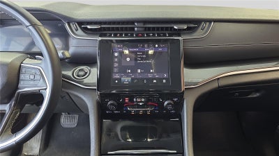 2022 Jeep Grand Cherokee Laredo