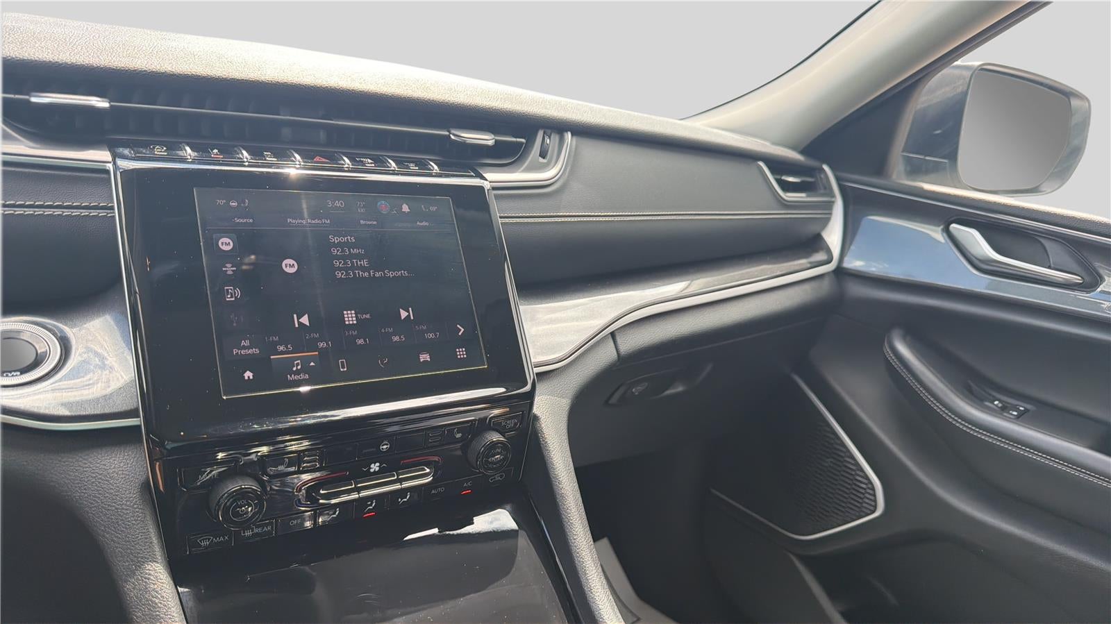 2022 Jeep Grand Cherokee L Laredo
