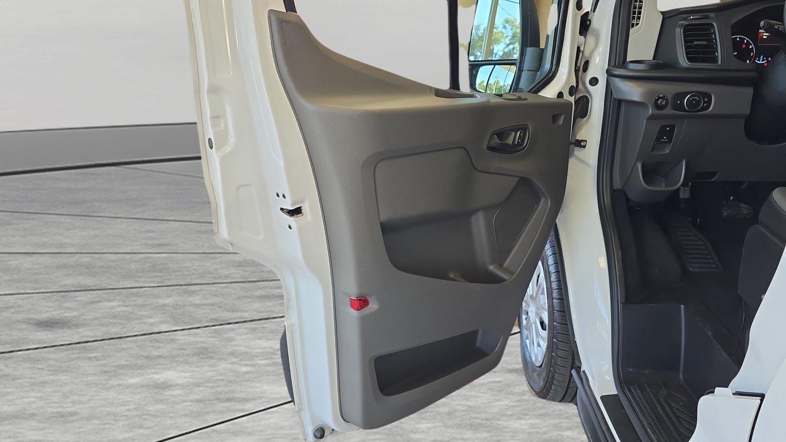 2025 Ford Transit Passenger Wagon XL