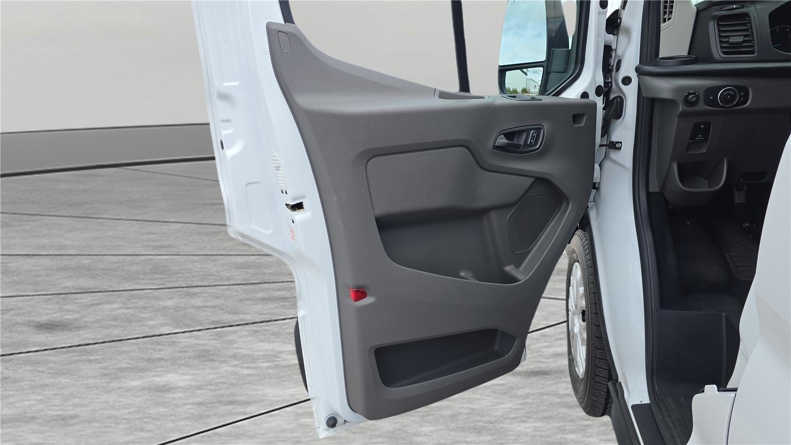 2025 Ford Transit Passenger Wagon XL