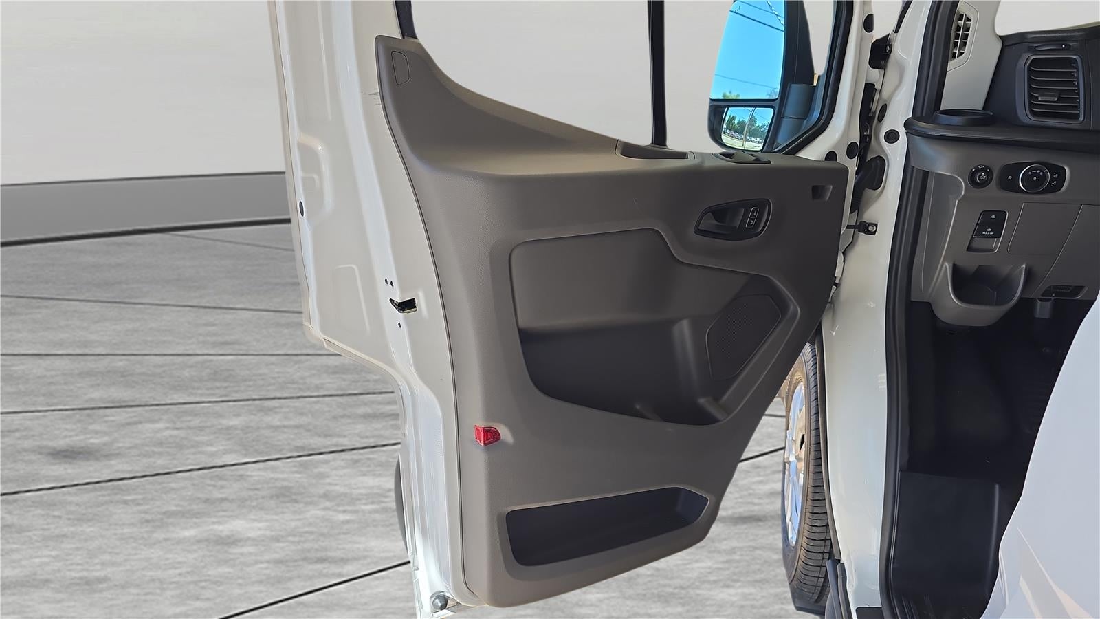 2025 Ford Transit Passenger Wagon XL