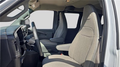 2025 Chevrolet Express Passenger 1LT