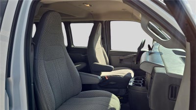 2025 Chevrolet Express Passenger 1LT