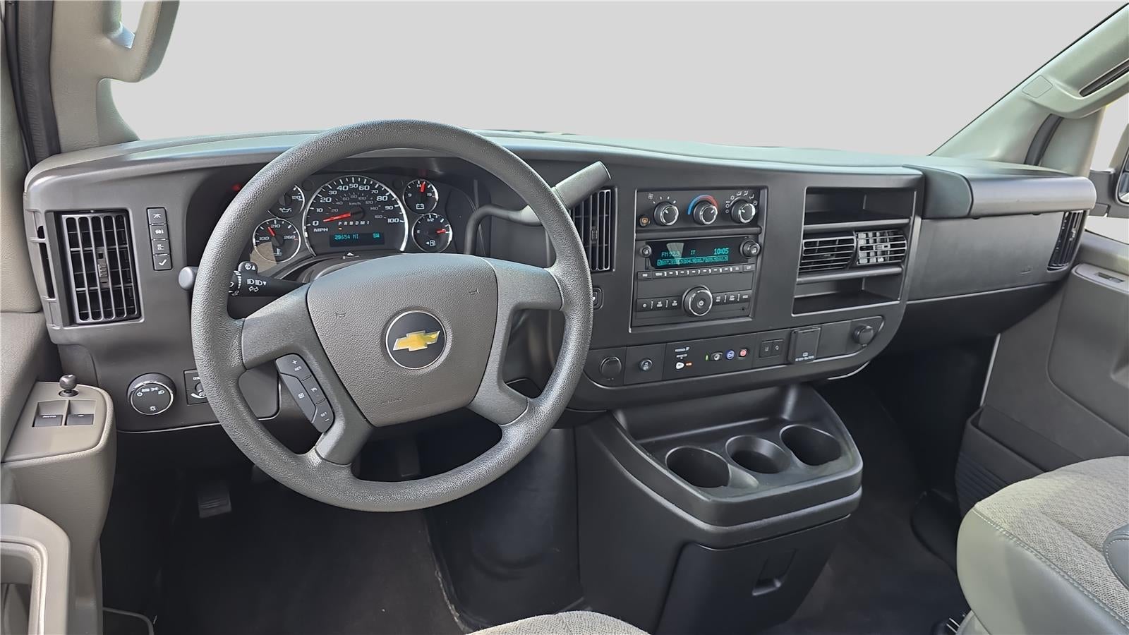 2025 Chevrolet Express Passenger 1LT