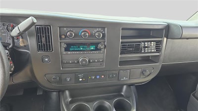 2025 Chevrolet Express Passenger 1LT