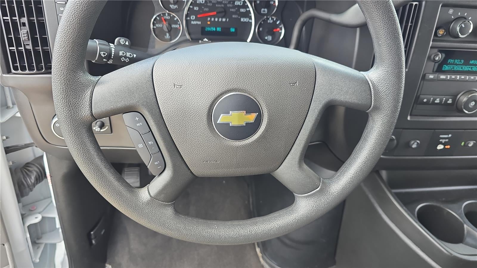 2025 Chevrolet Express Passenger 1LT