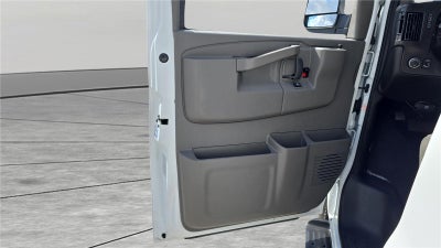 2025 Chevrolet Express Passenger 1LT