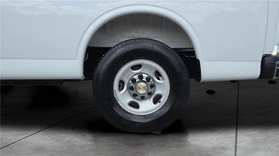 2025 Chevrolet Express Passenger 1LT