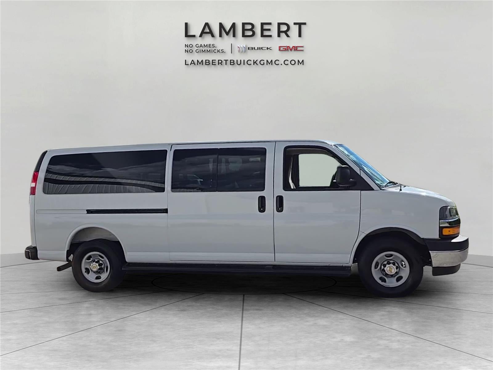 2025 Chevrolet Express Passenger 1LT
