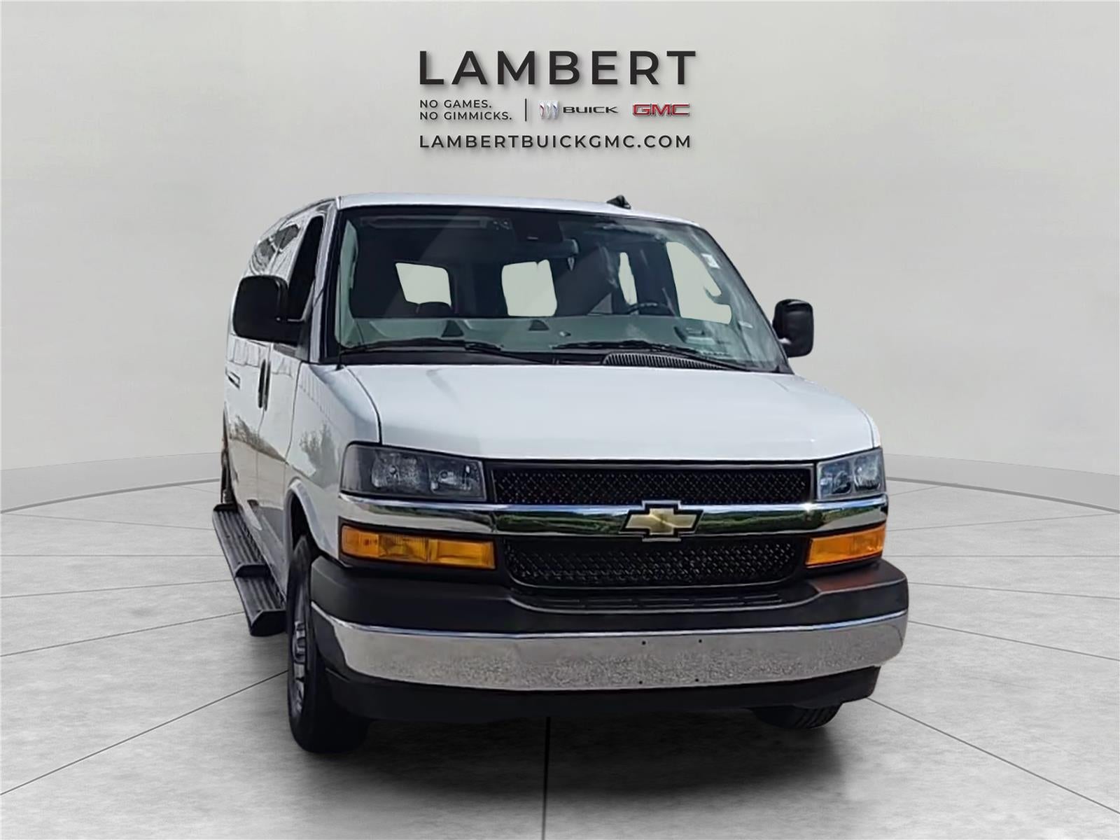 2025 Chevrolet Express Passenger 1LT