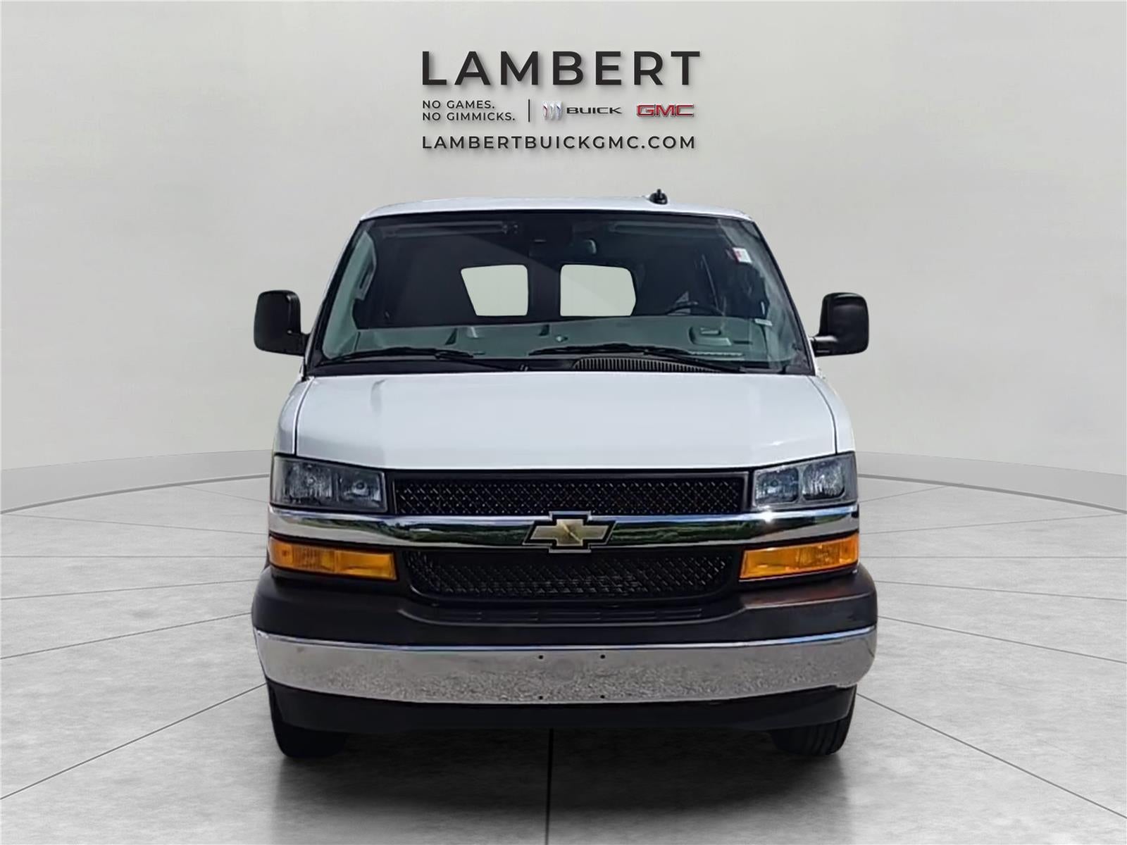 2025 Chevrolet Express Passenger 1LT