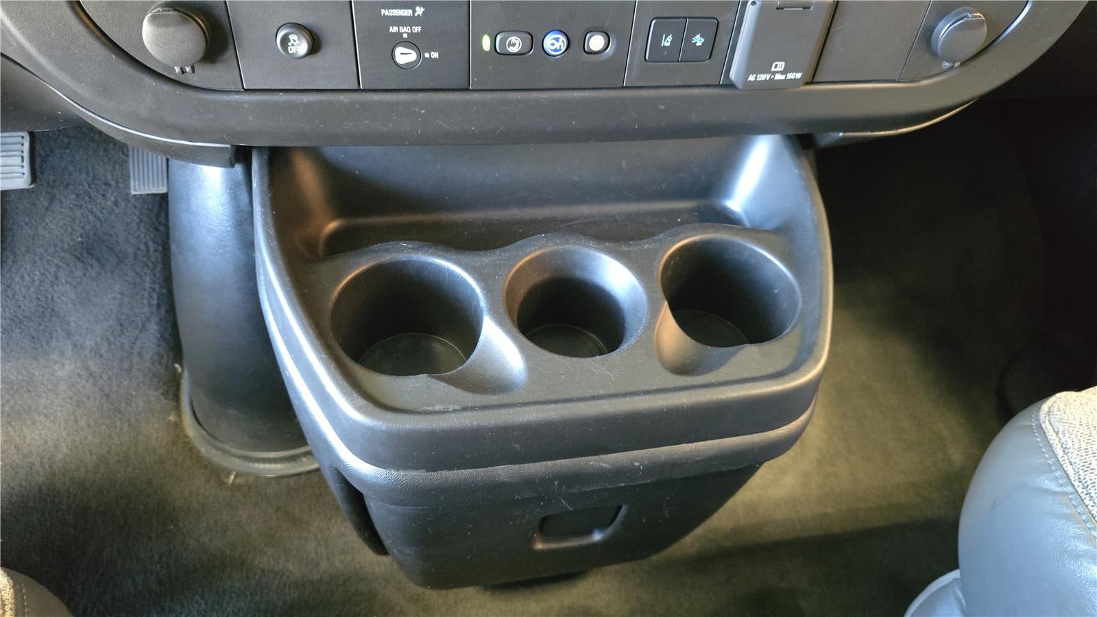 2023 Chevrolet Express Passenger 3500 1LT