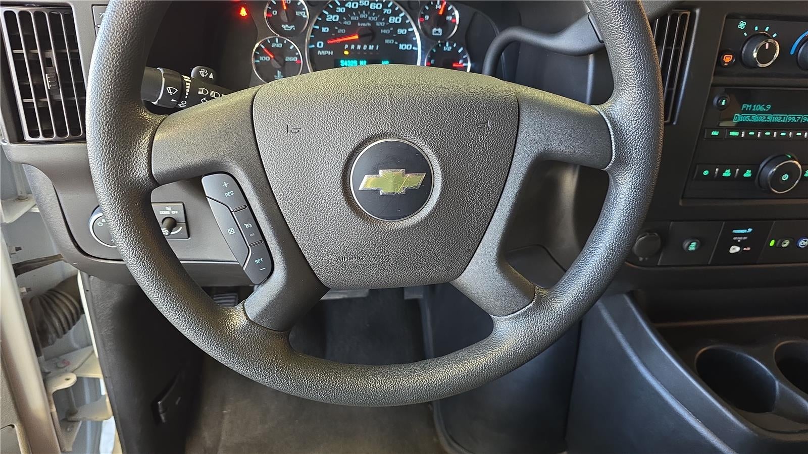 2023 Chevrolet Express Passenger 3500 1LT