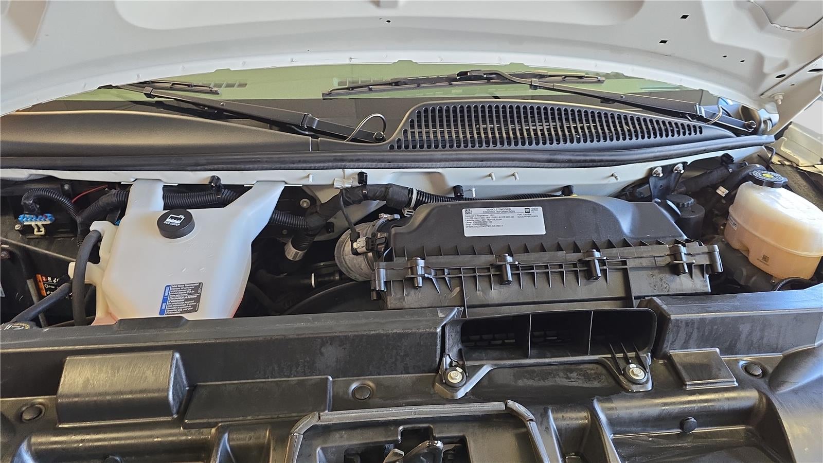 2023 Chevrolet Express Passenger 3500 1LT