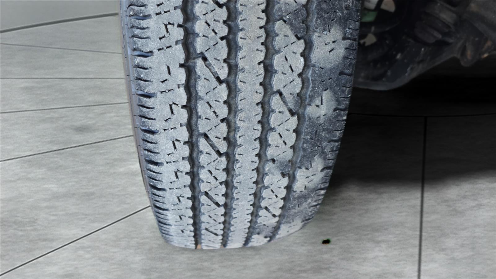 2023 Chevrolet Express Passenger 3500 1LT