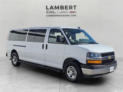 2023 Chevrolet Express Passenger 3500 1LT