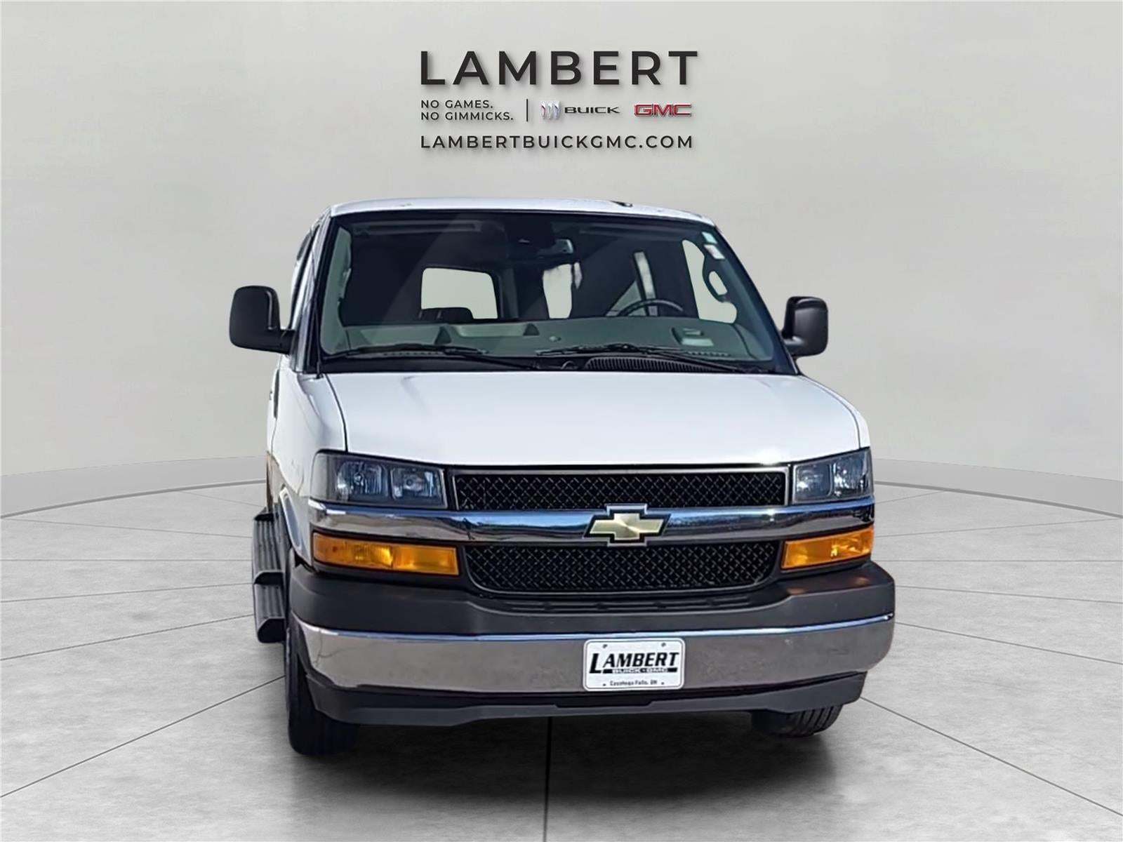 2023 Chevrolet Express Passenger 3500 1LT