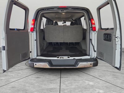 2025 Chevrolet Express Passenger 1LT