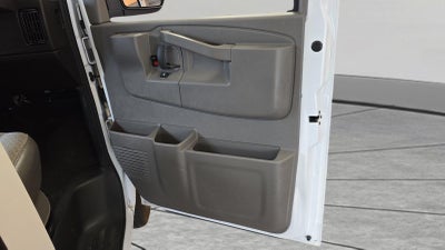2025 Chevrolet Express Passenger 1LT