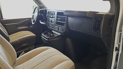 2025 Chevrolet Express Passenger 1LT