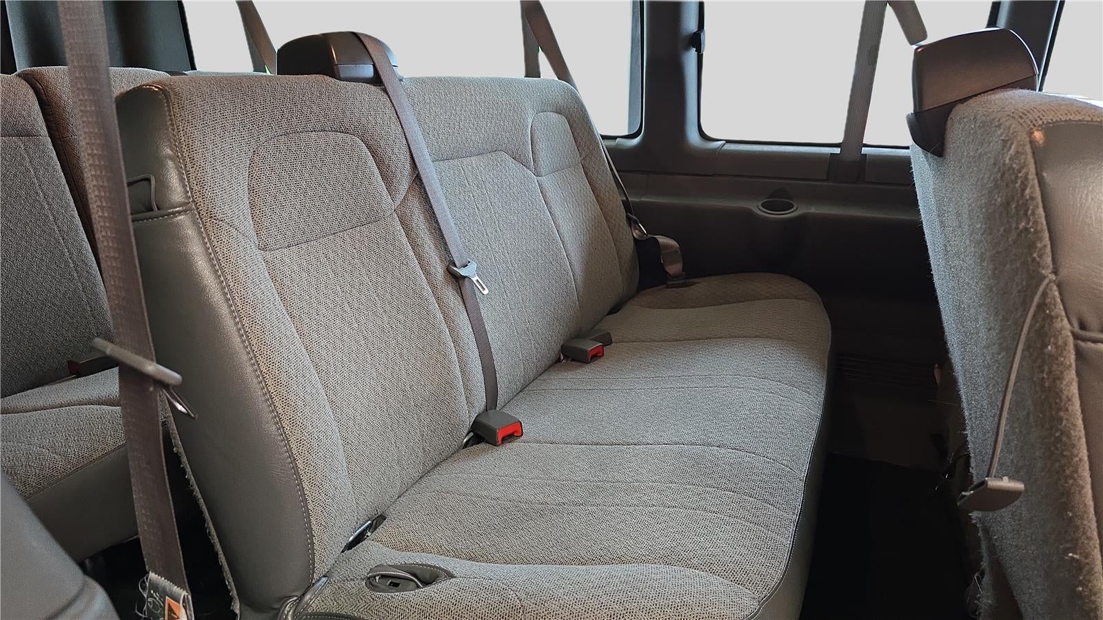 2025 Chevrolet Express Passenger 1LT