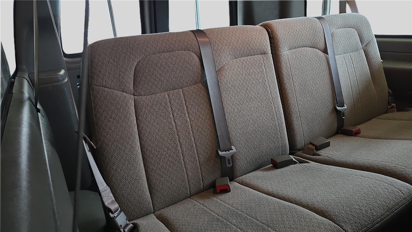 2025 Chevrolet Express Passenger 1LT