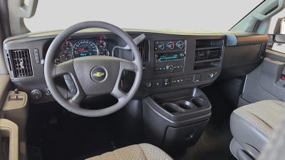 2025 Chevrolet Express Passenger 1LT