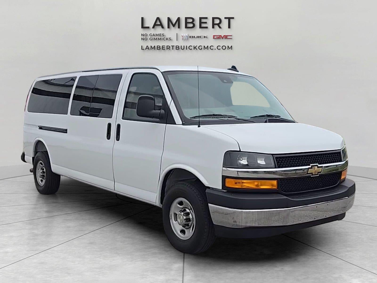 2025 Chevrolet Express Passenger 1LT