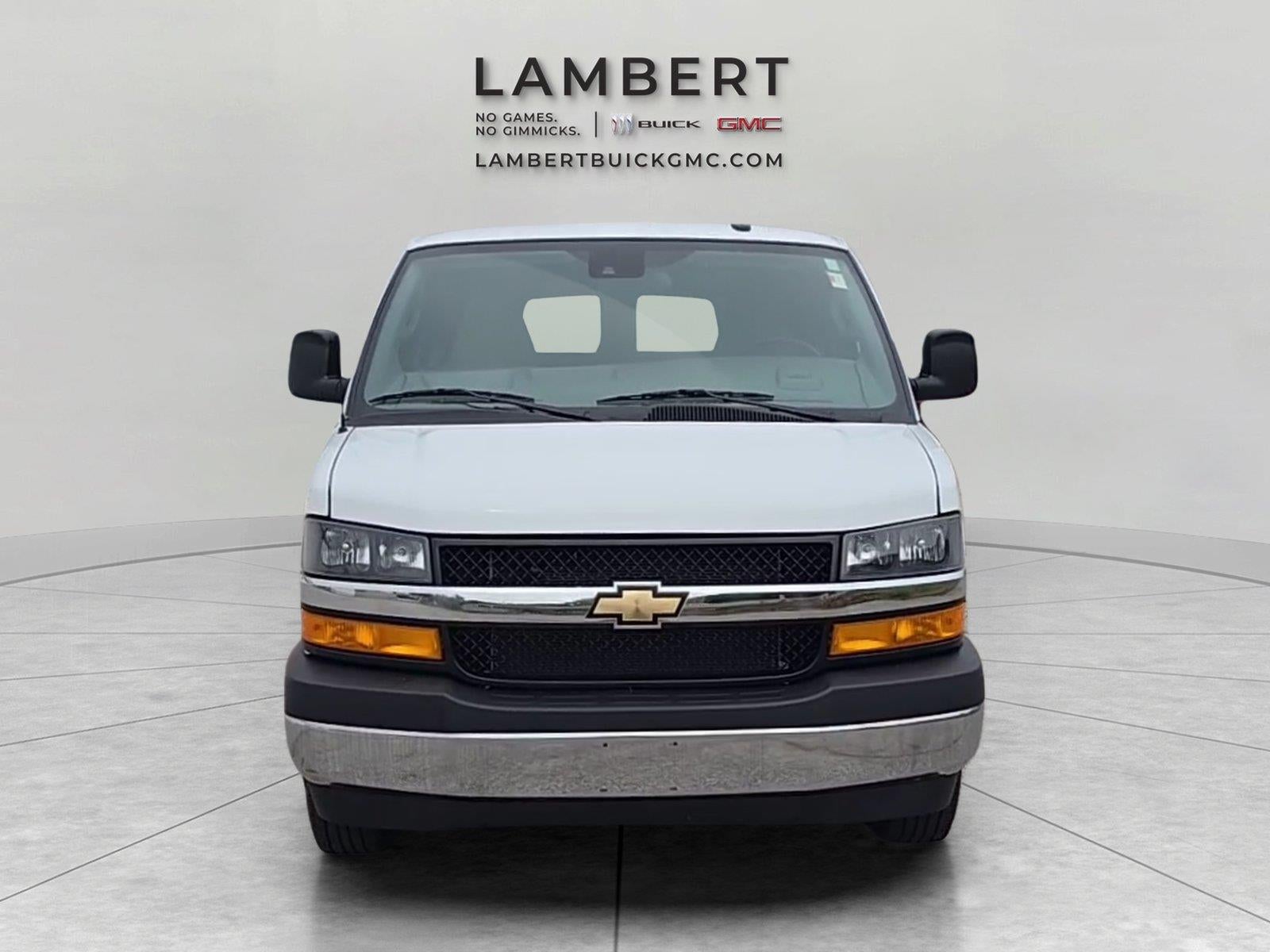 2025 Chevrolet Express Passenger 1LT