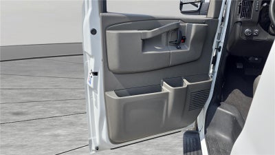 2025 Chevrolet Express Passenger 1LT