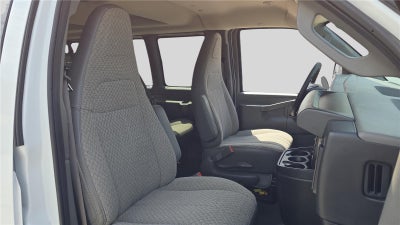 2025 Chevrolet Express Passenger 1LT