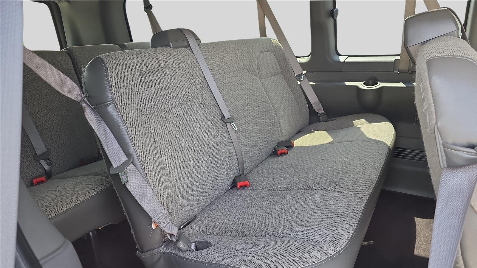 2025 Chevrolet Express Passenger 1LT