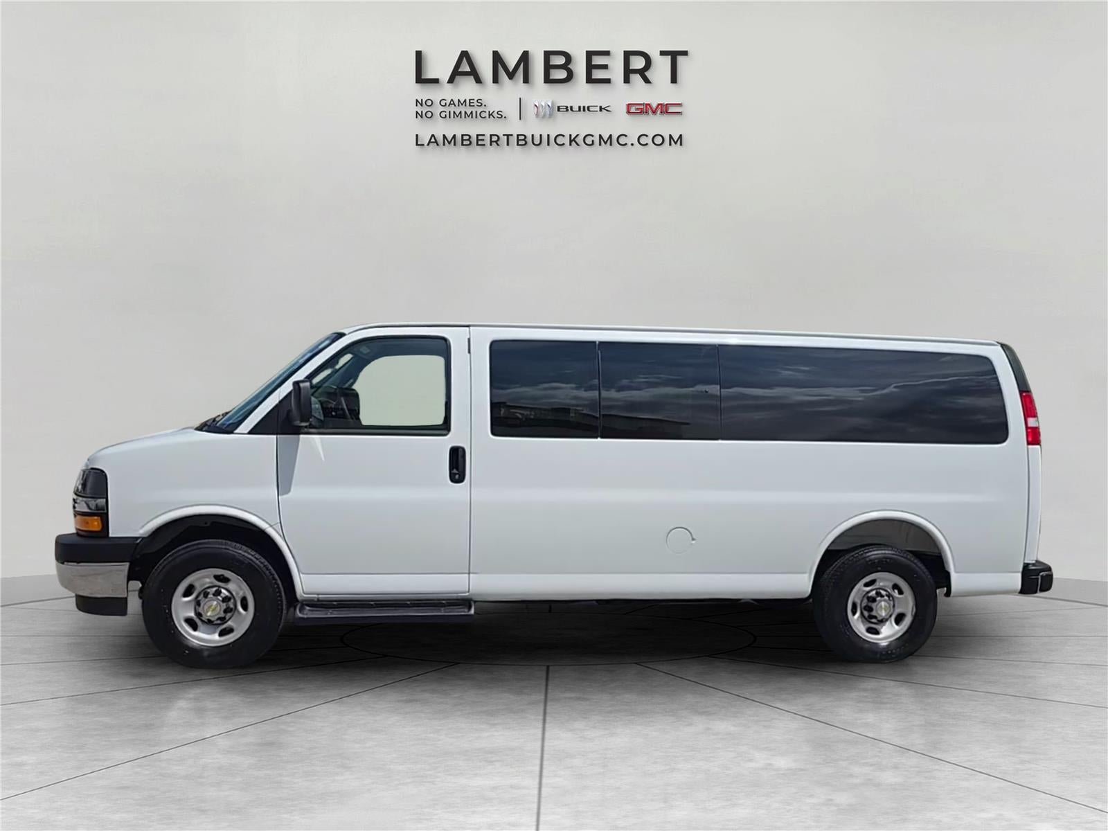 2025 Chevrolet Express Passenger 1LT