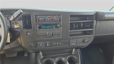 2025 Chevrolet Express Passenger 1LT
