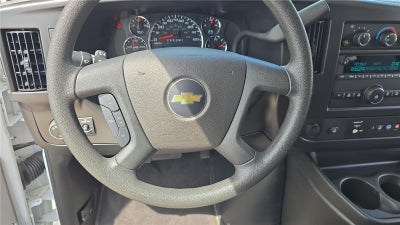 2025 Chevrolet Express Passenger 1LT