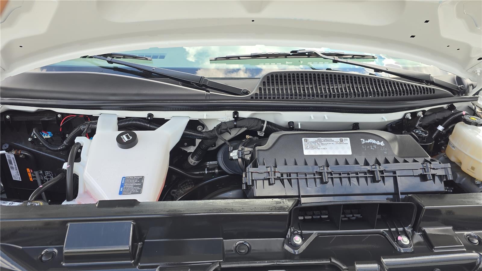 2025 Chevrolet Express Passenger 1LT