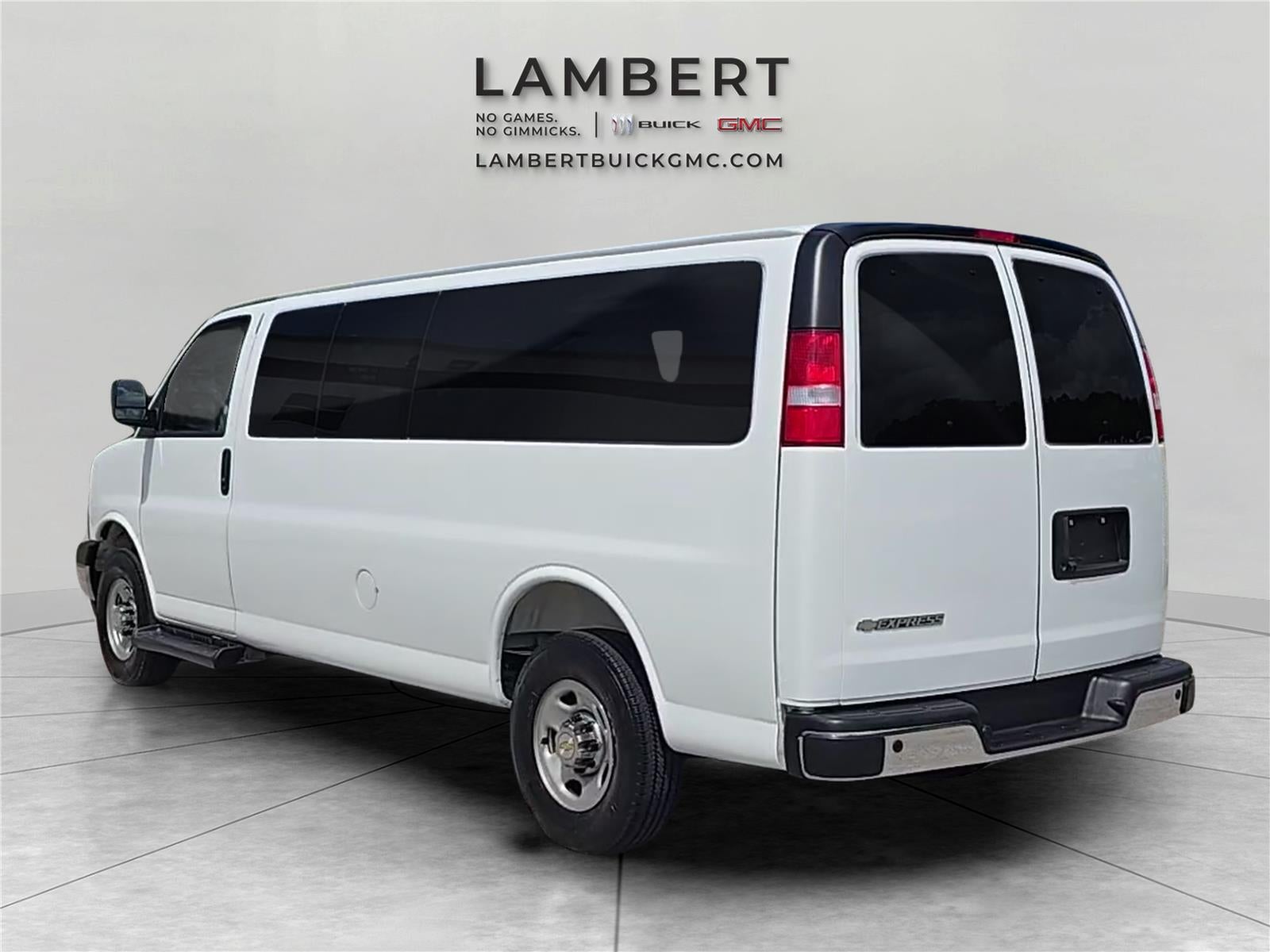 2025 Chevrolet Express Passenger 1LT