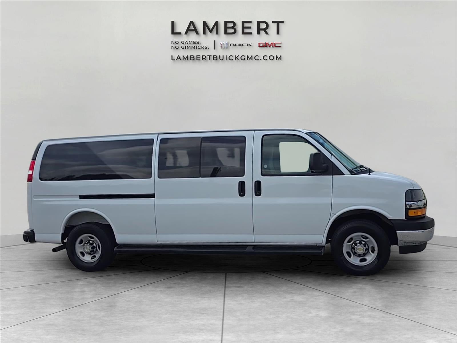 2025 Chevrolet Express Passenger 1LT
