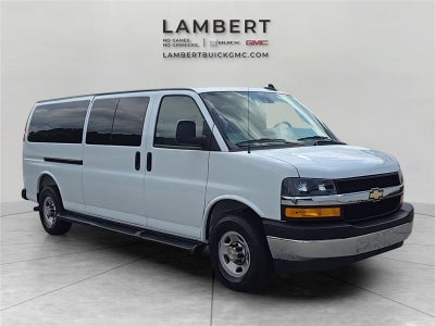 2025 Chevrolet Express Passenger 1LT
