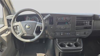 2025 Chevrolet Express Passenger 1LT
