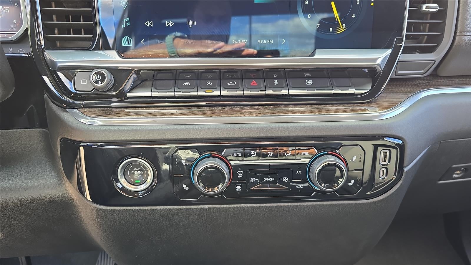 2023 Chevrolet Silverado 1500 LT (2FL)