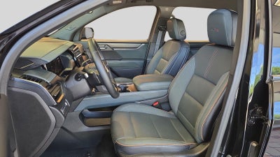 2024 GMC Acadia AT4