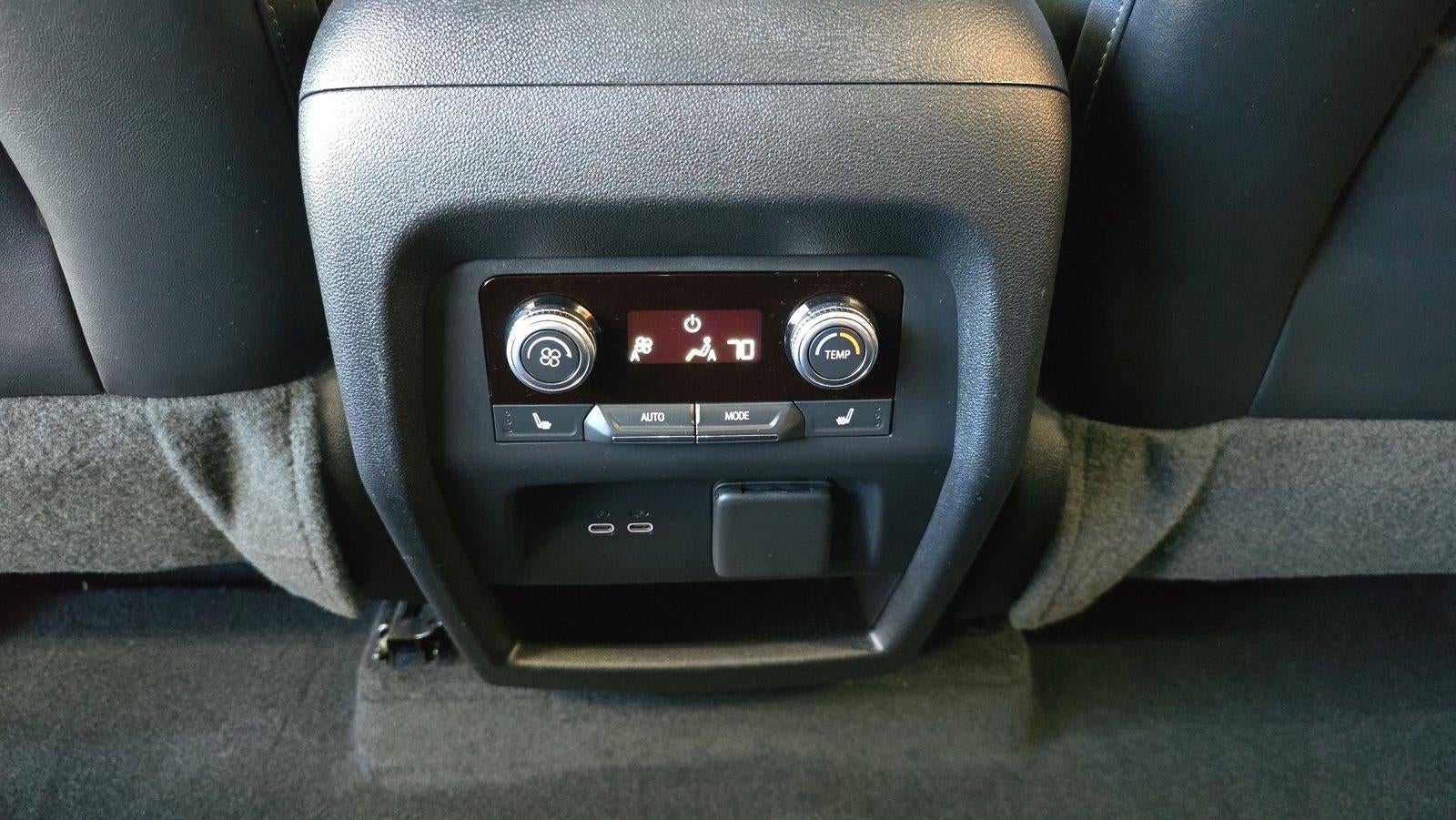 2024 GMC Acadia AT4