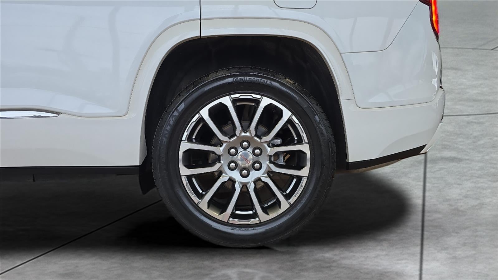 2020 GMC Acadia Denali