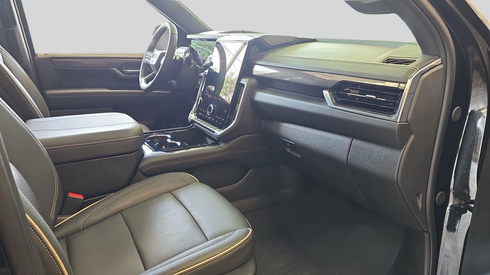 2025 GMC Yukon Elevation