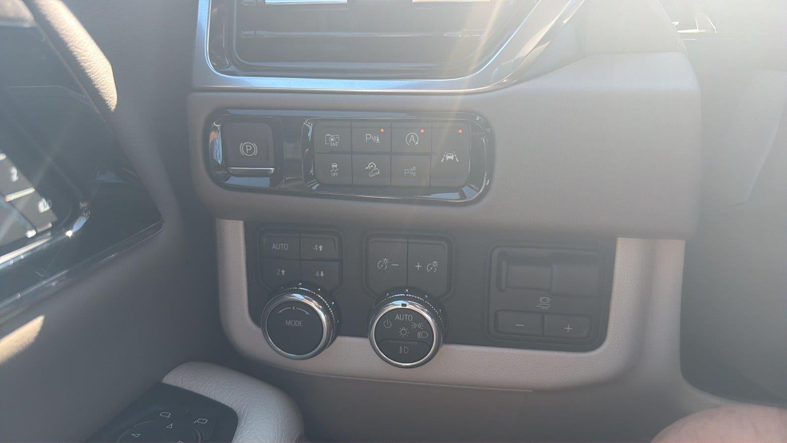 2026 GMC Yukon XL Denali - Photo 14