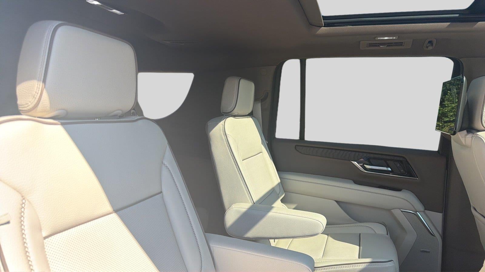 2026 GMC Yukon XL Denali - Photo 23