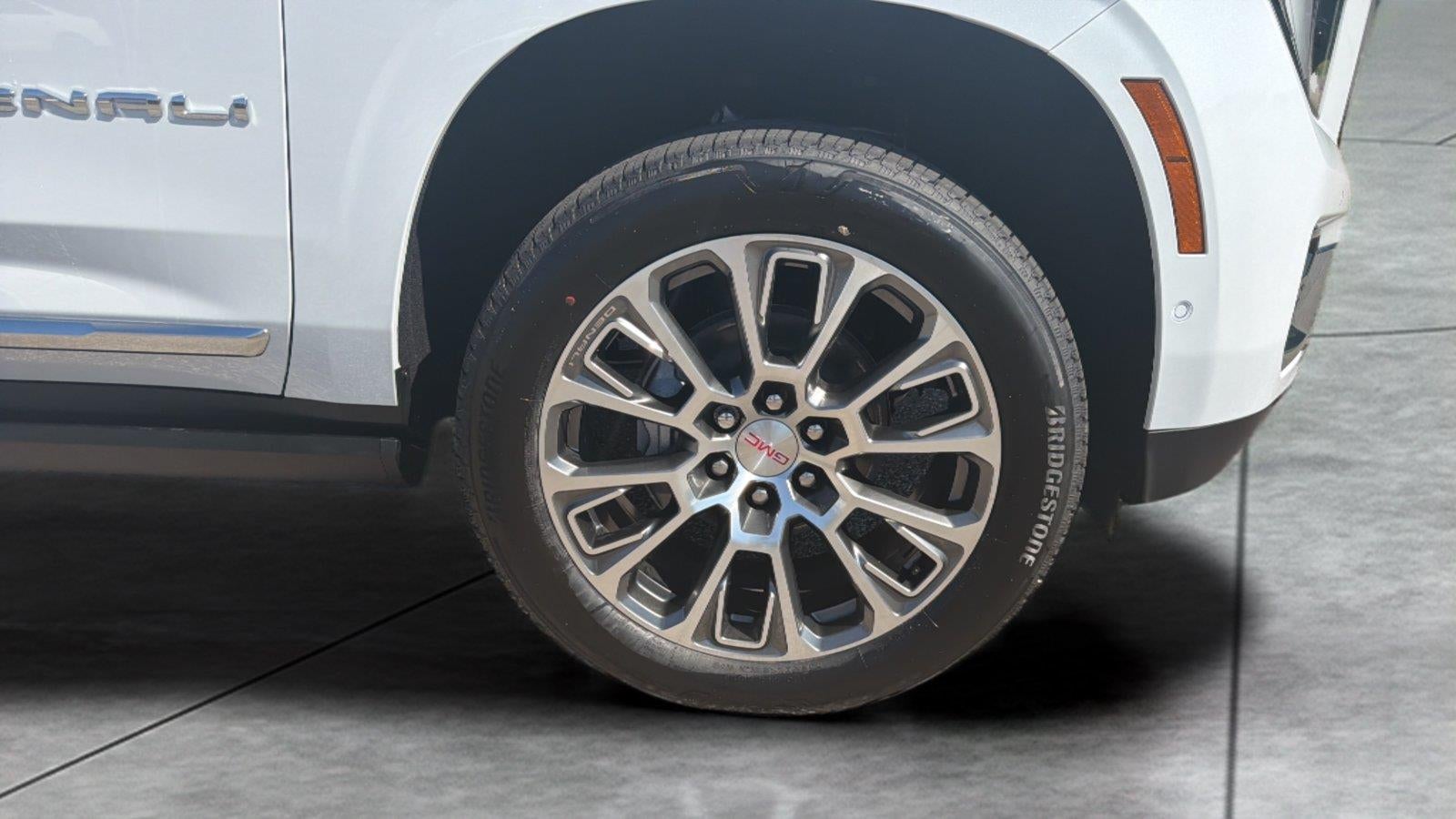 2026 GMC Yukon XL Denali - Photo 28